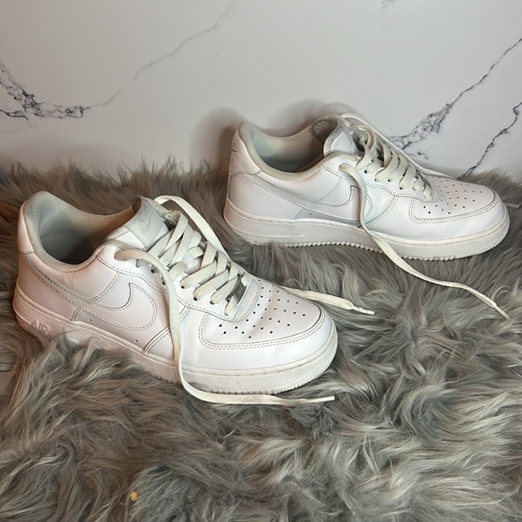 Nike Men's White Airforce 1 Shoes size 9 - Picture 3 of 13
